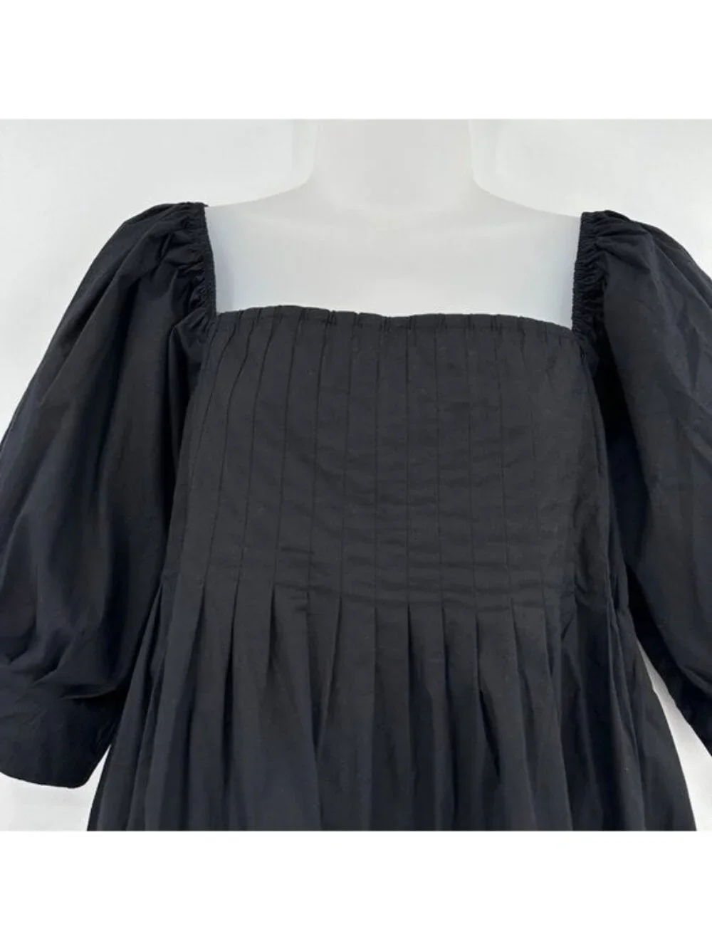 Pomander Place by Tuckernuck Black Shaye Blouse size S NWT Puff Sleeve Pleated